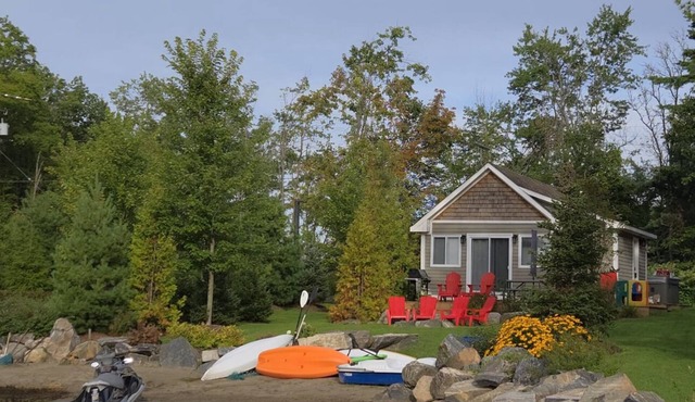 Charming 2 Bdrm Cabin/Bunkie on Lake Muskoka waterfront with postcard views.