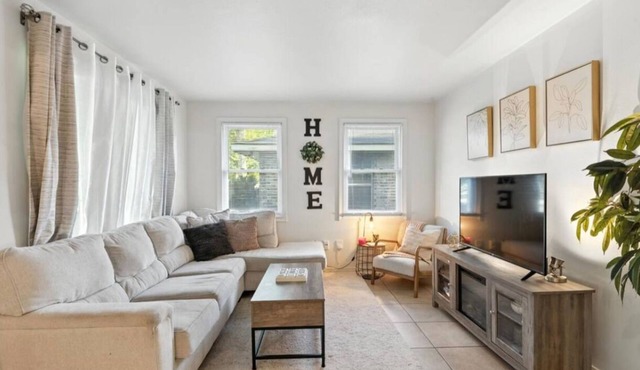 Charming 3-bedroom farmhouse near New Orleans