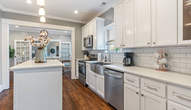 Charming Birmingham Family Retreat: Sleeps 12
