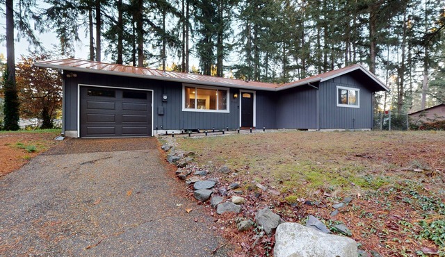 Charming Dog-friendly Home w/Enclosed Yard, Outdoor Hot Tub, Gas Grill, & W/D