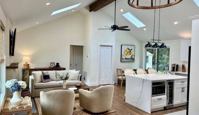 Charming Modern Cottage by the Bay and Beach - 3 bedroom/2 baths - Hampton Bays in Hampton Bays