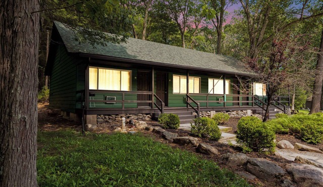 Charming Pocono Modern | Firepits | Pickleball!
