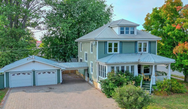Charming & Spacious 5BR Home w/SwimSpa in Little Current on Manitoulin Island