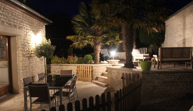 Charming stonework, Bayeux and D-Day beaches on the program in Commes