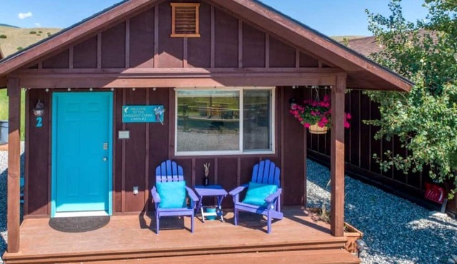 Charming Tiny Cabin near Chico Hot Springs for a Memorable Retreat in Emigrant, Montana