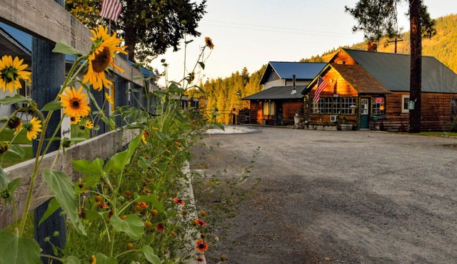 Columbia Point Resort