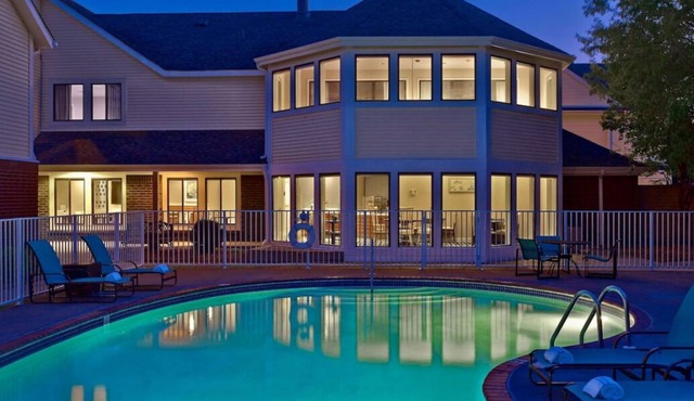 Comfortable Countryside Stay, 3 Comfortable Units, Onsite Pool, Pets Allowed