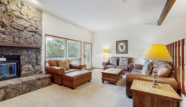 Comfortable home with breathtaking mountain views and high-speed WiFi