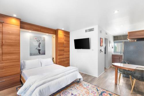 Contemporary Studio Hub in DTPH - Pool & Parking