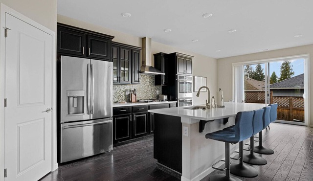 Cool Bothell 4BR w/W/D, nr Green Spaces, Dining & Shops, by Blueground