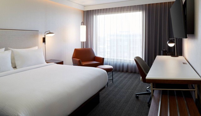 Courtyard by Marriott Montreal Midtown in Montreal