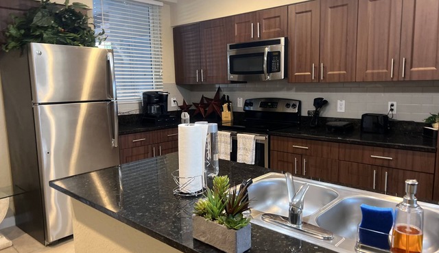 Cozy 1-bedroom apartment in delightful West Palm Beach with WiFi, fitness room