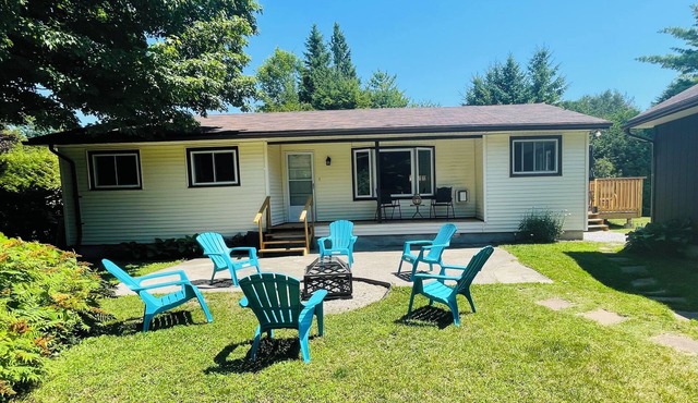 Cozy 3 Bedroom Cottage in Beautiful Point Clark in Goderich