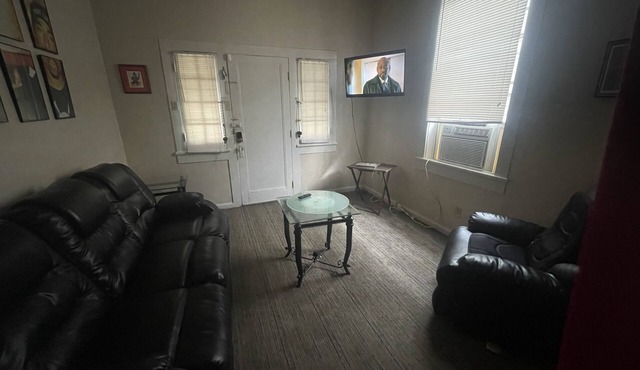 Cozy Bywater NOLA Clubhouse - ONLY 5 mins from the French Quarters