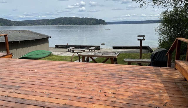 Cozy Cottage on Hood Canal with Mt Ranier View