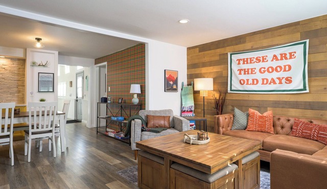 Cozy Family Retreat with Large Yard - Walk to Olde Town - Pet Friendly!