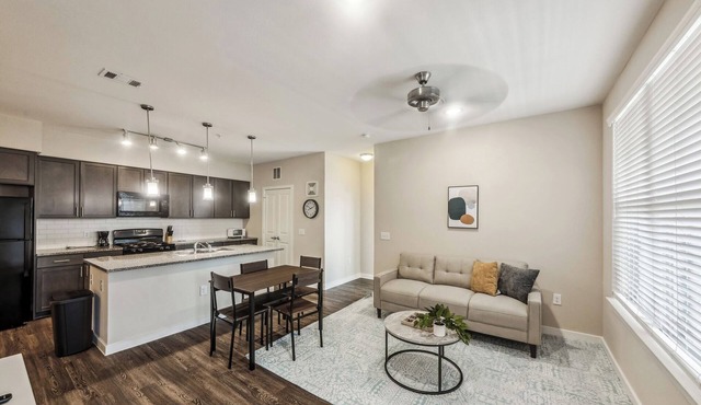 Cozy & Spacious I Parking I Properties by Preston