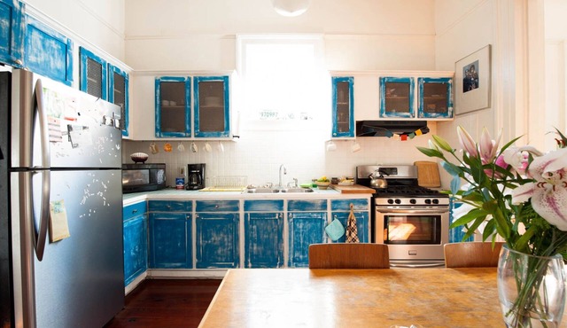 Creative Gallery, Radiant Lofty Sunlit 1 Bedroom 2 Guest Apt- 19STR-17055