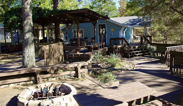 Decked-out- Charming 2 Bedroom home close to Indian Creek Marina and Beaver Lake in Garfield