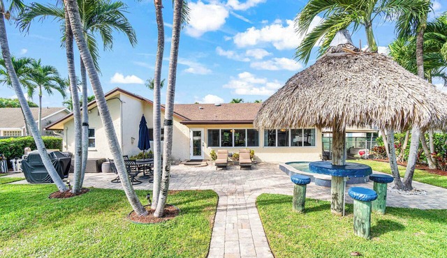 Delray Waterfront Paradise | Poolcuzzi & Kayaks