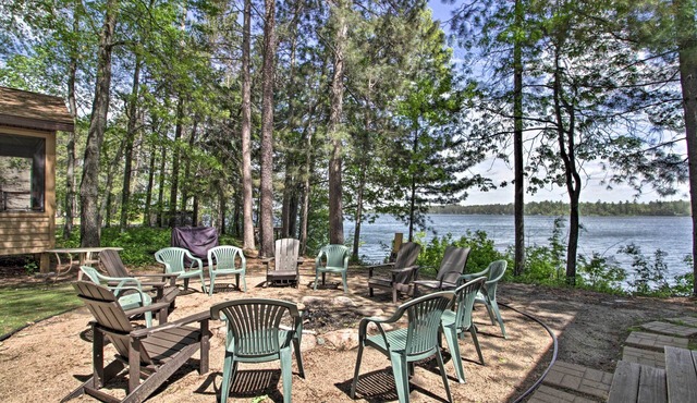 Dock, Sauna & Hot Tub! 'Loon Lake Lodge'