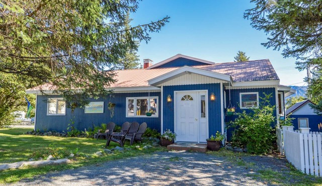 Downtown and close to the beach!