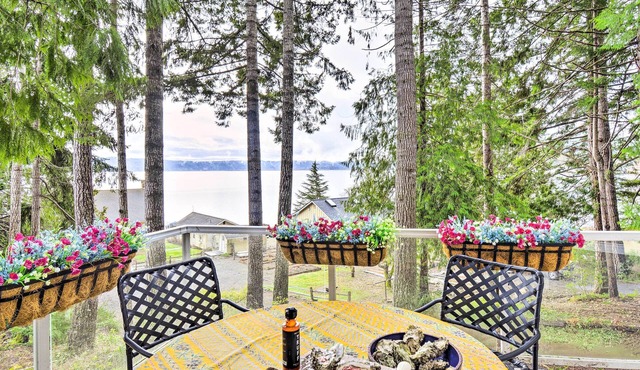 Dreamy Waterfront Studio w/Hood Canal Views