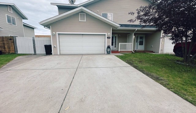 Easy Stay Spacious 4BR Home Large Garage Prime Location