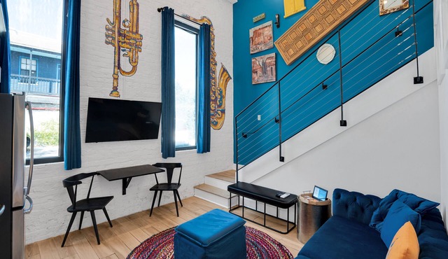 Elegant 2BR near French Quarter with FREE parking. Steps to Frenchmen Street jazz.