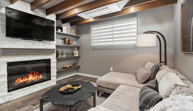 Elegant Duluth Suite/15 min Drive to Access Canal Park/Easy, Close Parking!