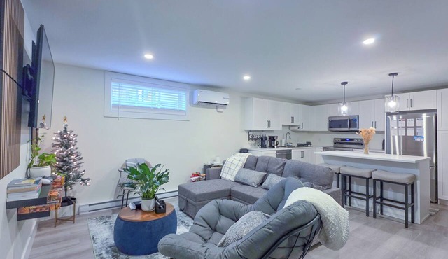 Elegant Modern Loft in Prestigious Fairways