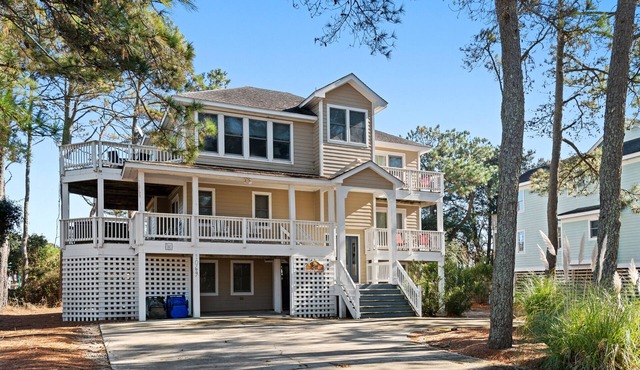 Endless Sunsets in Corolla Light: Pool, Spa, Club Amenities & Golf Discounts!