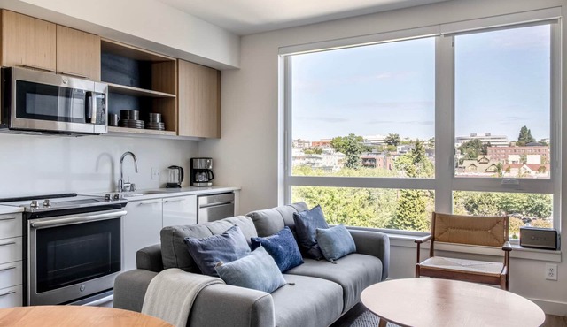 Fab Capitol Hill 1BR w/BBQ, W/D & Lounge, nr Dining, by Blueground