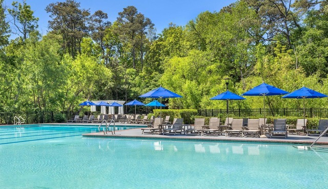 Family 4BR Loft Suite w/Kitchen: 1.1 mi to Kitty Hawk Beach & Coastal Reserve