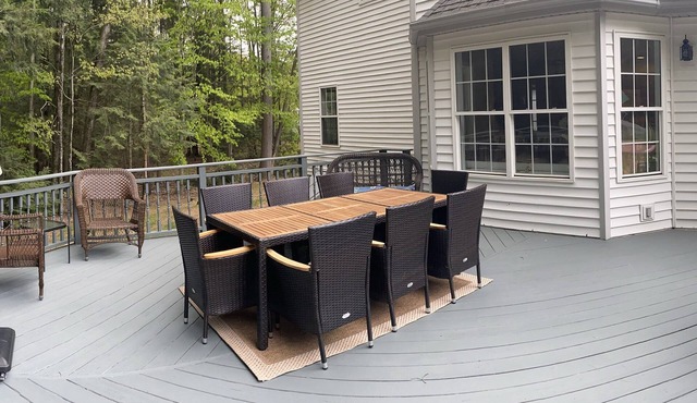 Family Friendly Home Close to the Saratoga Race Track, Sleeps 10 comfortably