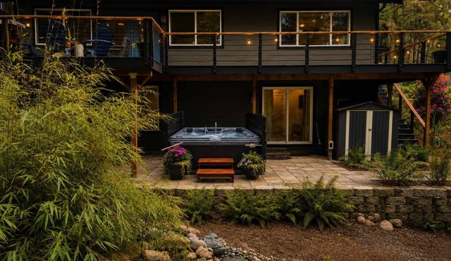 Fernwood Retreat Hot Tub Trails