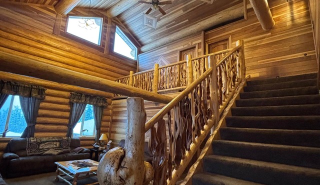 Forest Nap Room @ Alaska Knotty Pine B&B ~ Queen Bed, Private Bathroom
