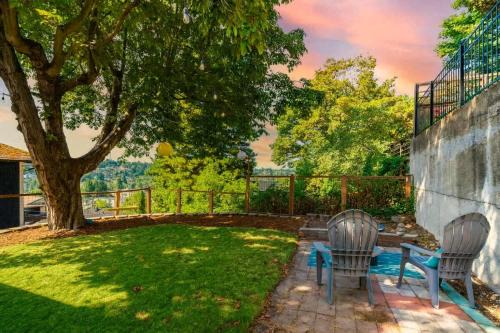 Fremont Bungalow with Backyard View Seattle
