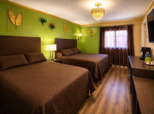 Frontier Lodge