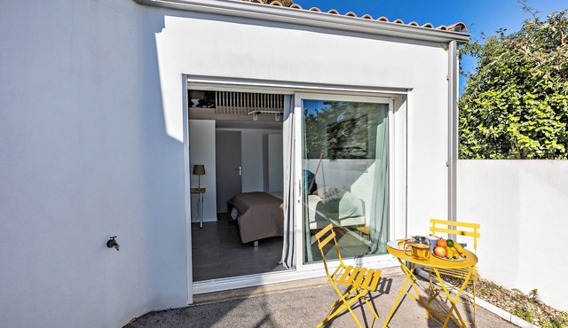 Fully Equipped Studio with Sports Equipment, Shared Terrace and Garden in Le Crès