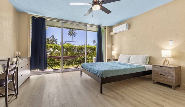 Garden Balcony Walk to Beach + Kitchen