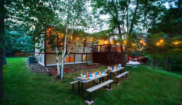 Gated Oasis w/6 Bedrooms Pool Table Fire Pit Creek Access Dog-Friendly