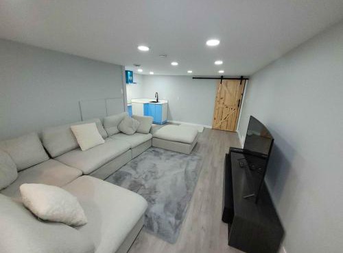 Gorgeous Basement Unit in Calgary