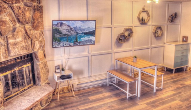 Gorgeous Granby Studio in Granby w/Hot Tubs, Pool, Gym, Resto/Bar in Building
