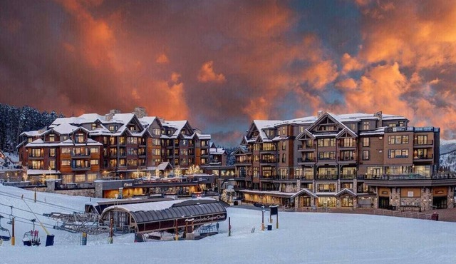 Grand Colorado Peak 8/1BR Suite/Apr 12–19/Sun Check-In/Ski-In/Ski-Out