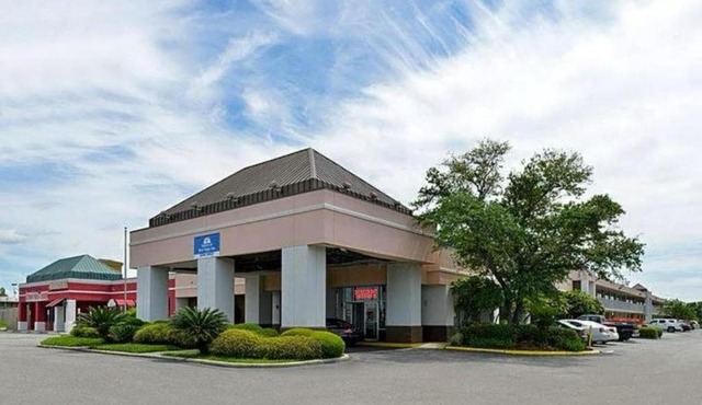 Heritage Inn & Suites
