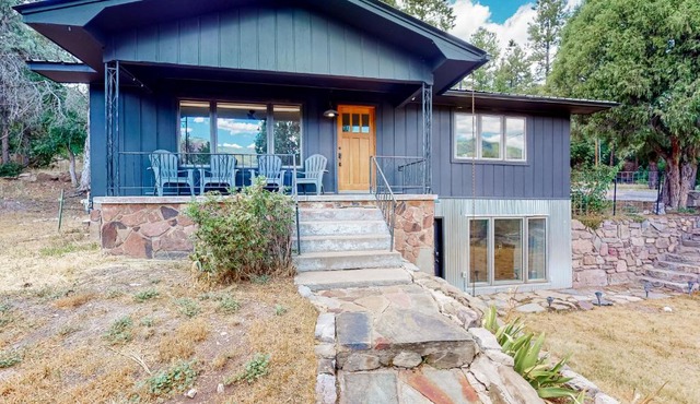 Hermosa Hideaway