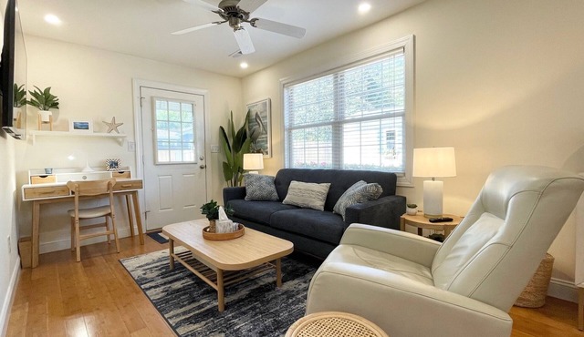 Hidden Gem: Epic cottage near UNCW, Beach & Downtown