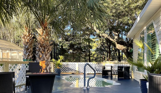 Hideaway Cottage with Private Heated Pool