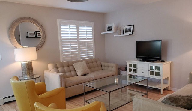 Hip Strip Suites: Trendy Three Bedroom Townhome